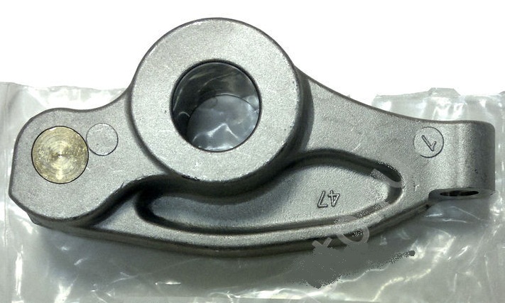 Рокер впуской  двигателя 4HK1-T ISUZU NQR90/NQR75.