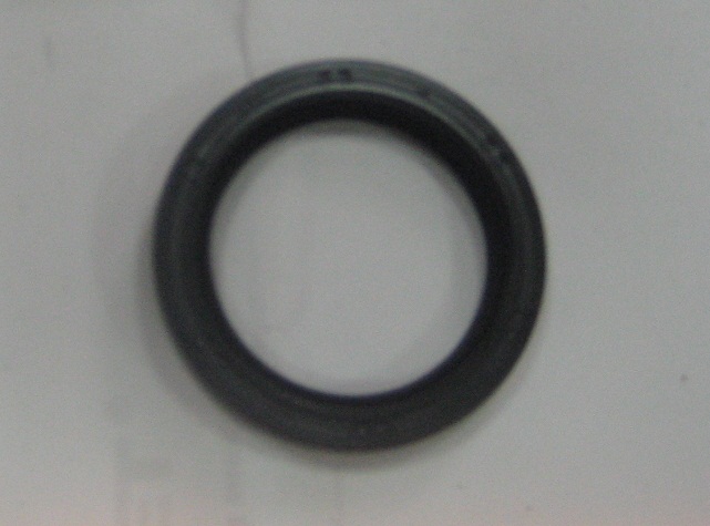 Сальник КПП передний Isuzu NQR71/NQR75.